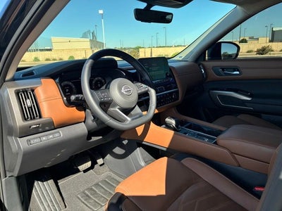 2025 Nissan Pathfinder Platinum