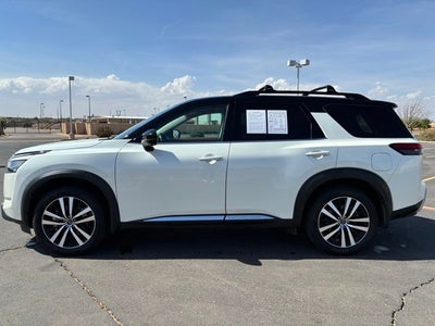 2023 Nissan Pathfinder Platinum