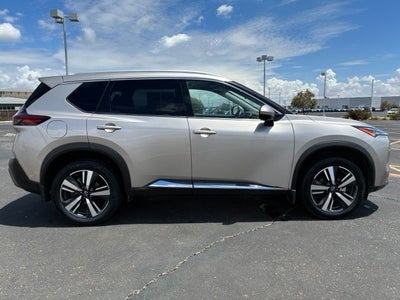 2022 Nissan Rogue SL