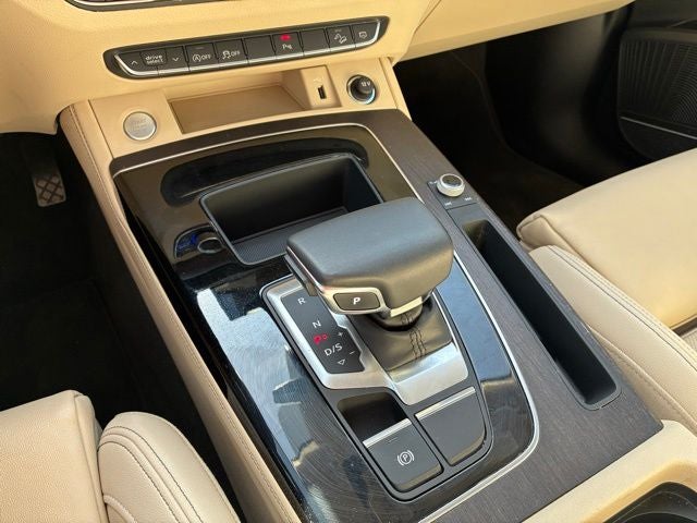 2023 Audi Q5 45 S line Premium quattro