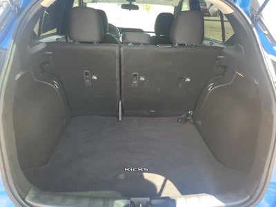 2023 Nissan Kicks SR