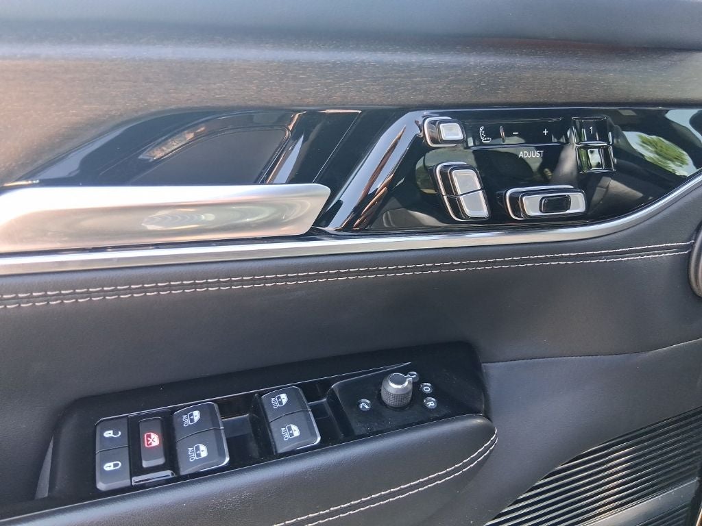2023 Jeep Grand Wagoneer Series II