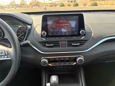 2022 Nissan Altima 2.5 SV