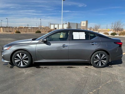 2022 Nissan Altima 2.5 SV