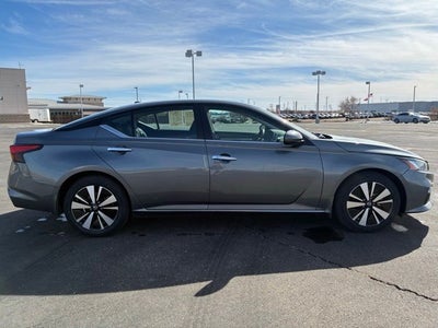 2022 Nissan Altima 2.5 SV