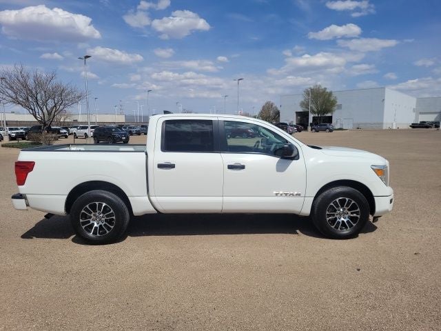 2022 Nissan Titan SV