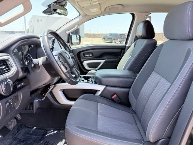 2020 Nissan Titan SV