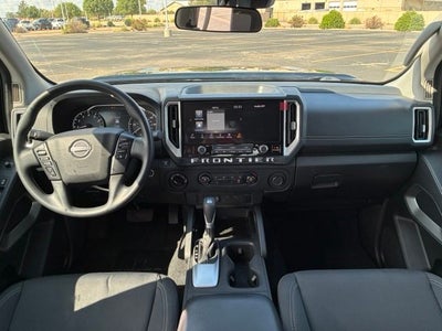 2025 Nissan Frontier SV