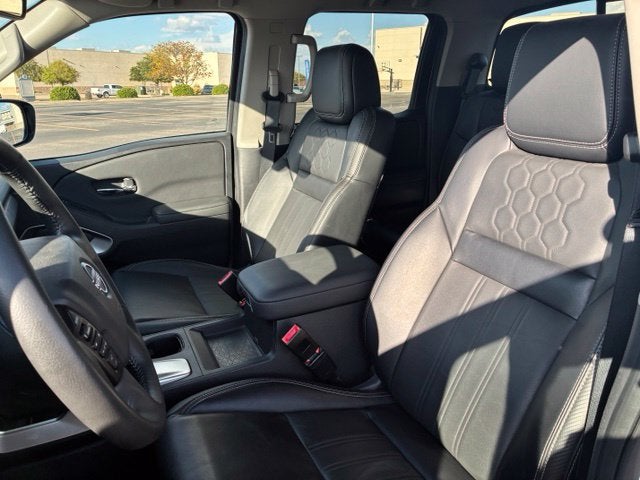 2024 Nissan Frontier SL