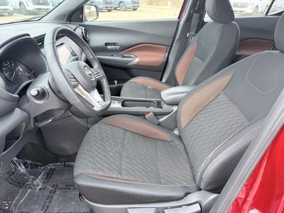 2022 Nissan Kicks SR