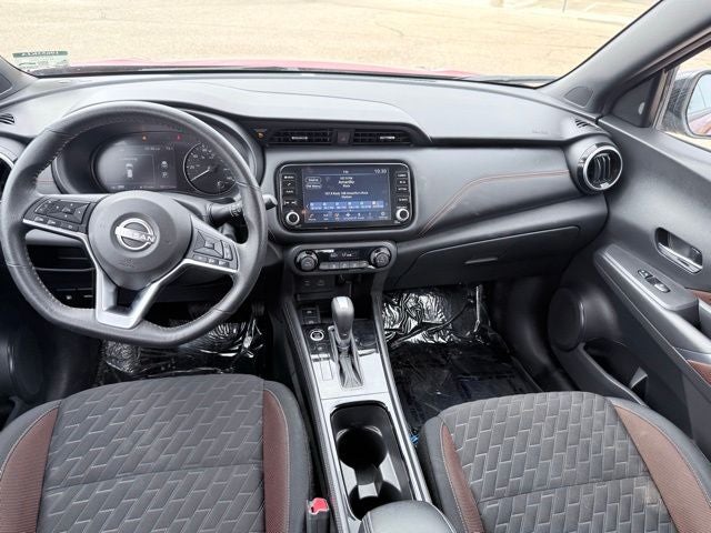 2022 Nissan Kicks SR