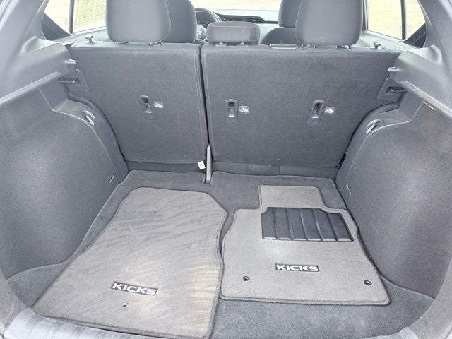 2022 Nissan Kicks SR