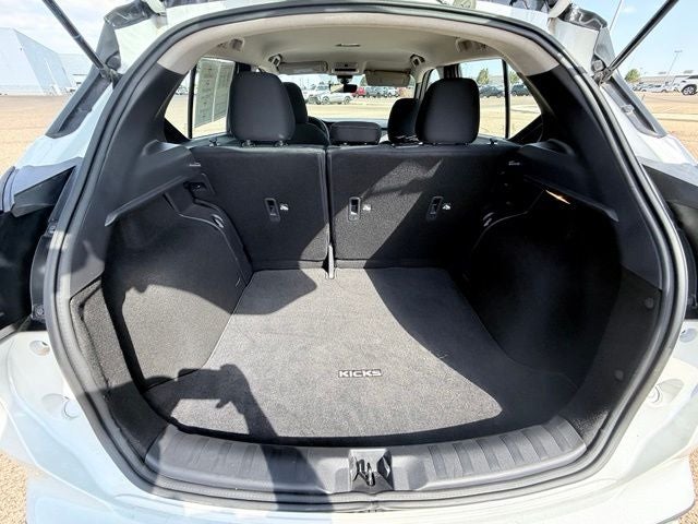 2024 Nissan Kicks SR