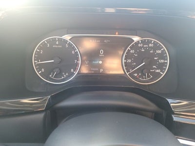 2022 Nissan Pathfinder SV