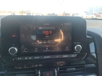 2022 Nissan Pathfinder SV