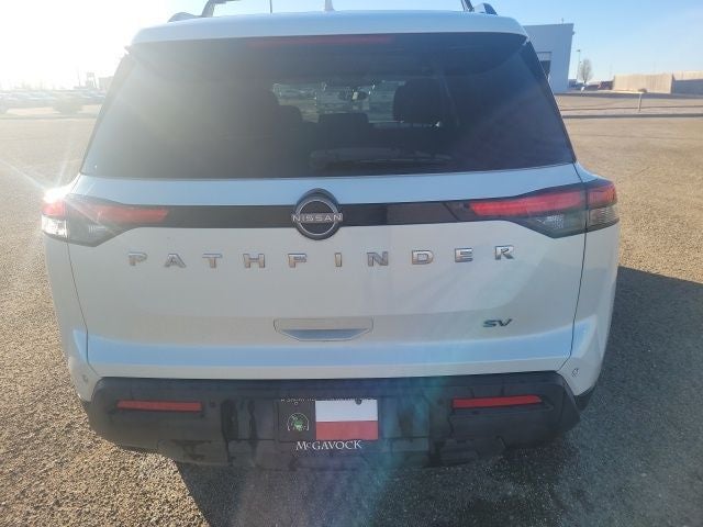 2022 Nissan Pathfinder SV