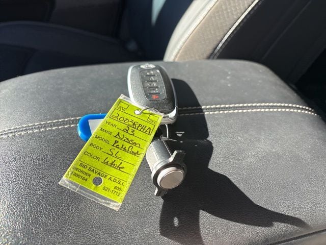 2023 Nissan Pathfinder SL