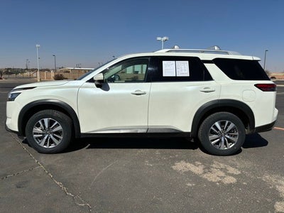 2023 Nissan Pathfinder SL