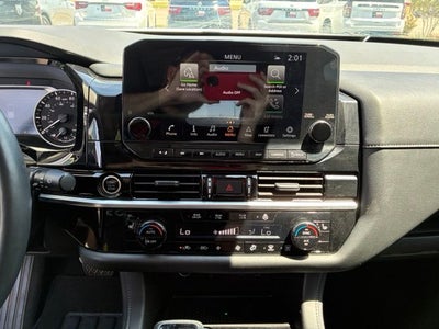 2024 Nissan Pathfinder SL