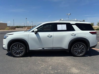 2024 Nissan Pathfinder SL
