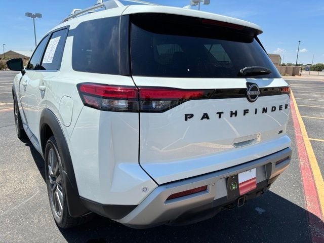 2024 Nissan Pathfinder SL