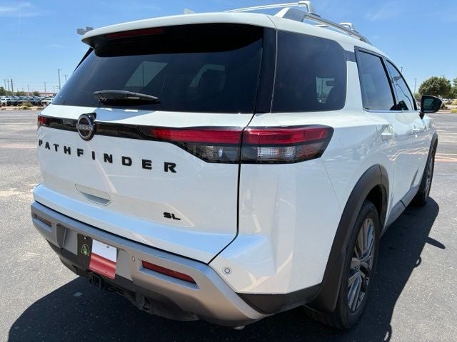 2024 Nissan Pathfinder SL