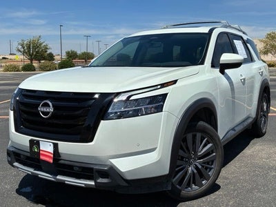 2024 Nissan Pathfinder SL