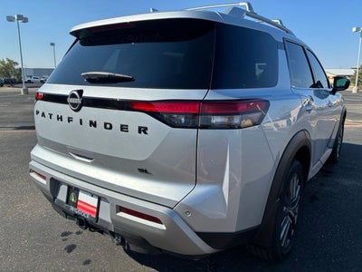 2025 Nissan Pathfinder SL