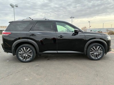 2024 Nissan Pathfinder SL