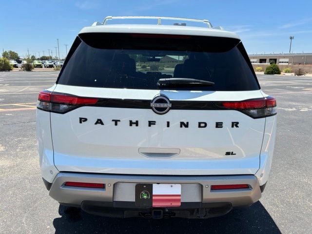 2022 Nissan Pathfinder SL