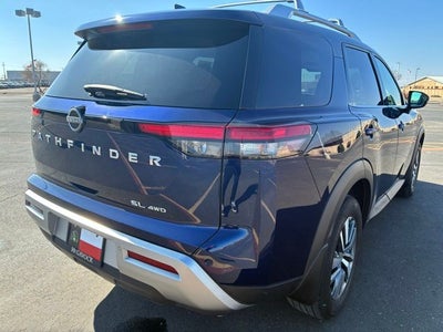 2024 Nissan Pathfinder SL