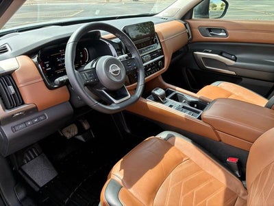 2023 Nissan Pathfinder Platinum