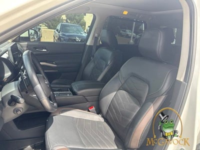2023 Nissan Pathfinder Platinum