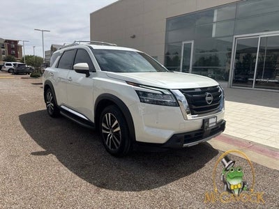 2023 Nissan Pathfinder Platinum