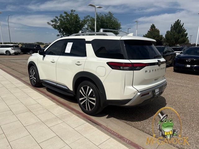 2023 Nissan Pathfinder Platinum