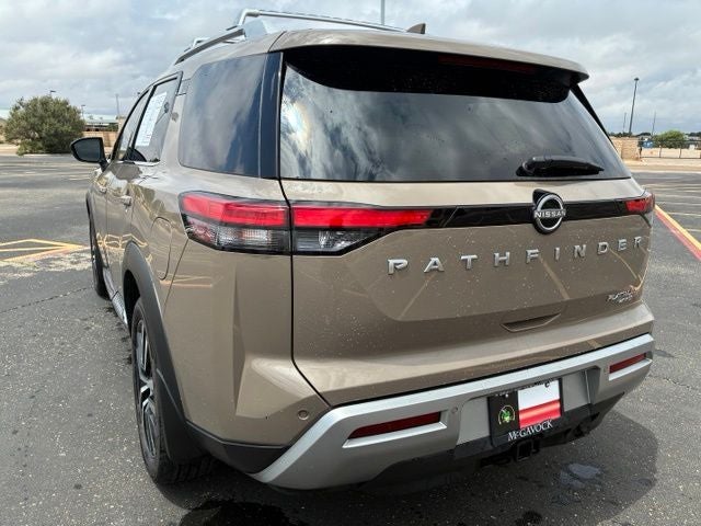 2023 Nissan Pathfinder Platinum