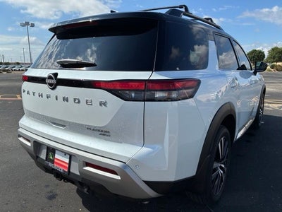 2025 Nissan Pathfinder Platinum