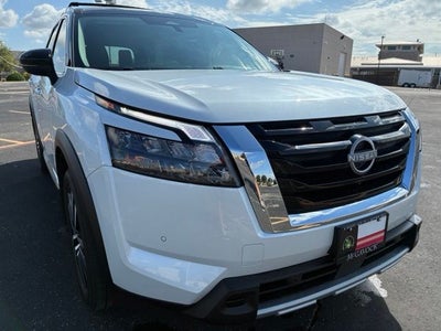 2025 Nissan Pathfinder Platinum