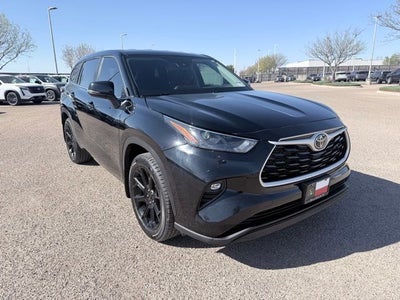 2023 Toyota Highlander LE