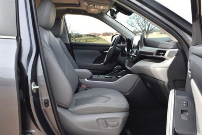 2023 Toyota HIGHLANDER L