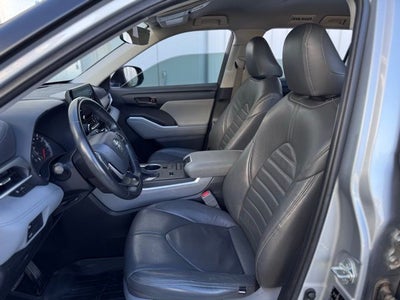 2022 Toyota HIGHLANDER LE