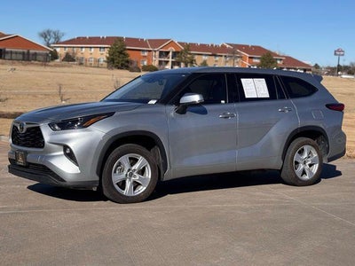 2022 Toyota HIGHLANDER LE