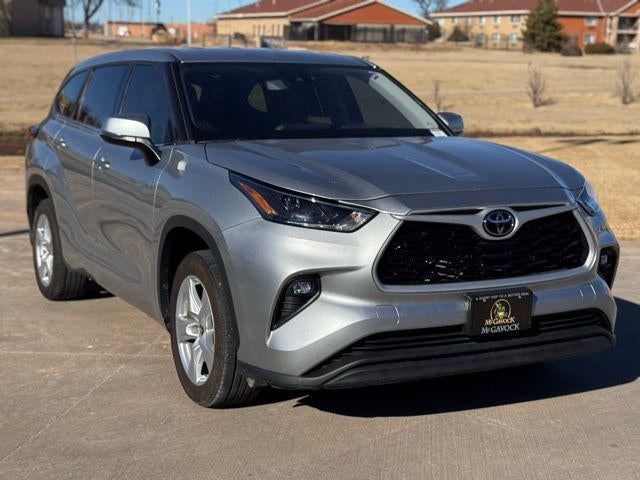 2022 Toyota HIGHLANDER LE