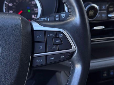 2022 Toyota HIGHLANDER LE