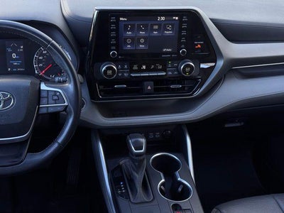 2022 Toyota HIGHLANDER LE