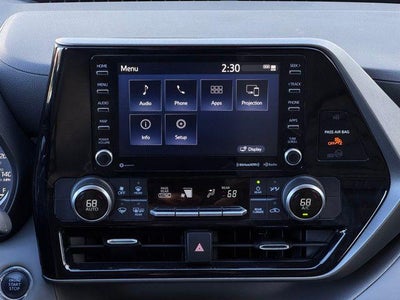 2022 Toyota HIGHLANDER LE