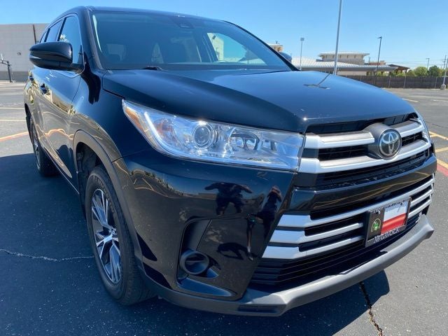 2019 Toyota HIGHLANDER LE