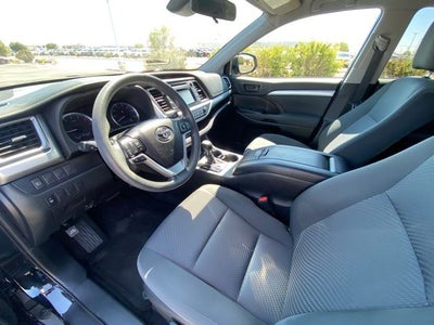 2019 Toyota HIGHLANDER LE