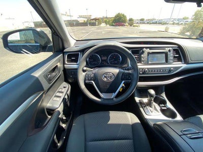 2019 Toyota HIGHLANDER LE