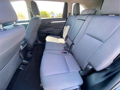 2019 Toyota HIGHLANDER LE